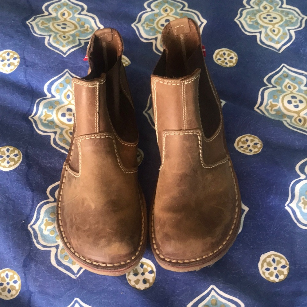 NWOT Roskilde classic slip-on Chelsea Boot